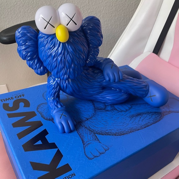 Kaws - Picture 2 of 3